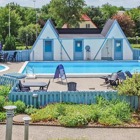 Beautiful In With Outdoor Swimming Pool