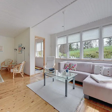 Three-bedroom Holiday In Knebel