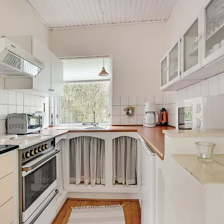 Сasa de vacaciones Three-bedroom Holiday In *
